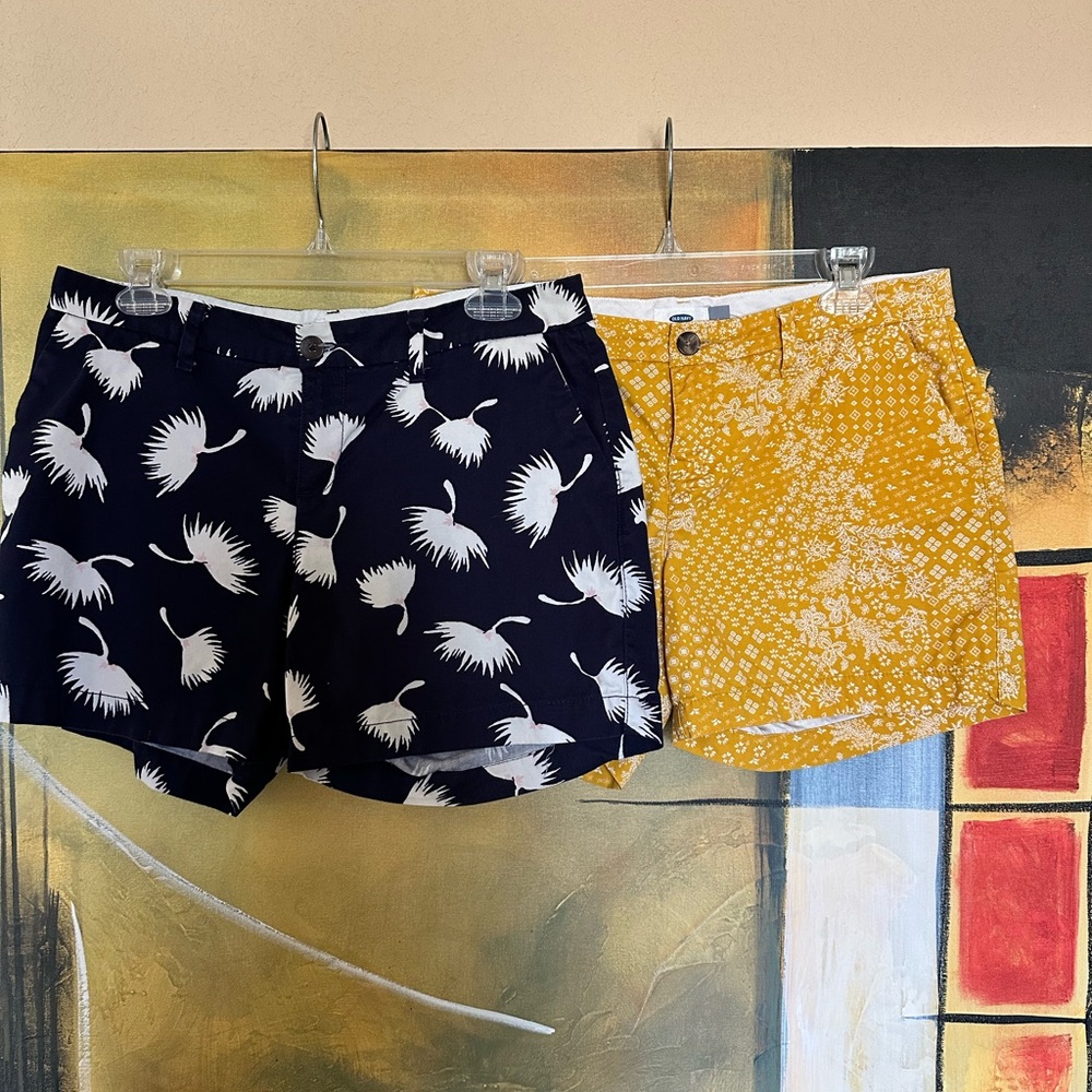 Old Navy Women's Navy and Yellow Shorts Set